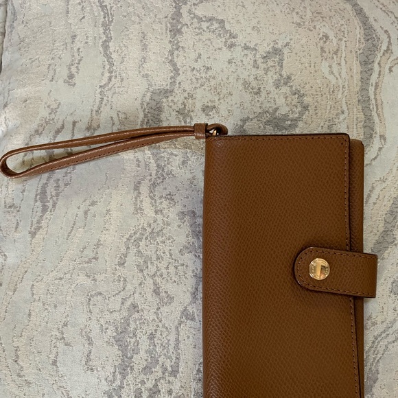 Coach Wristlet excellent condition - Picture 3 of 3
